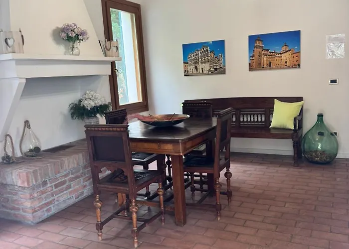 La Mela - Angolo Di Paradiso Oltre Le Mura Konukevi Ferrara